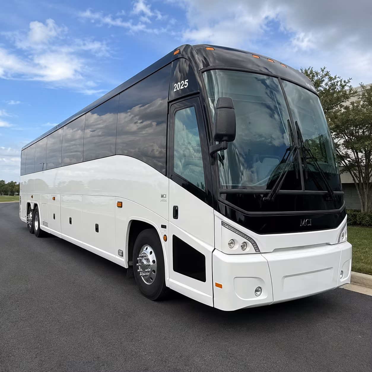dothan employee shuttle buses for construction and field groups